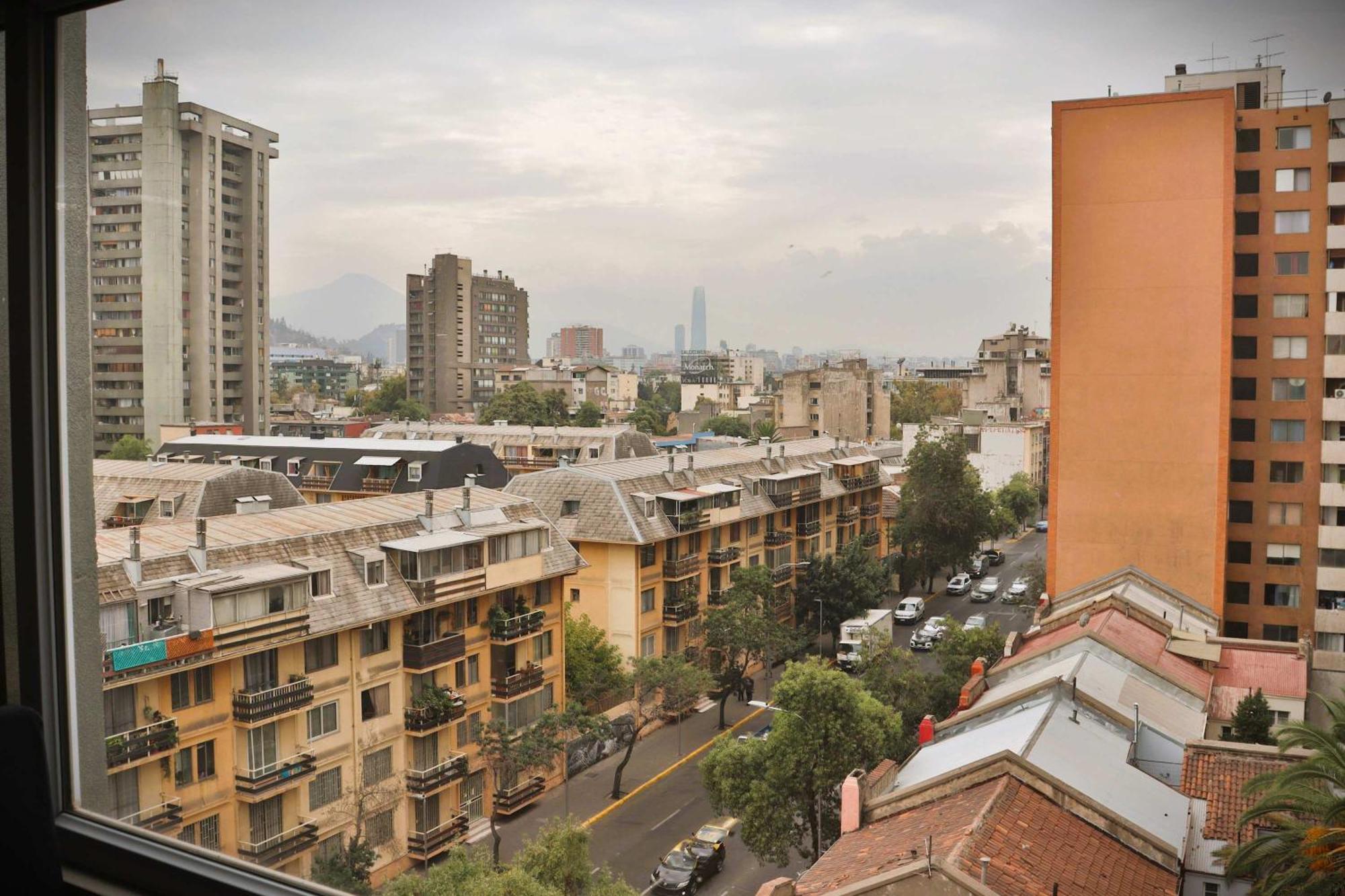 Hom I Nuevo Inmejorable En Centro De Apartamento Santiago